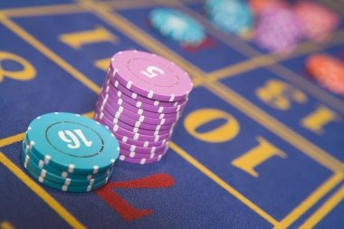 sedaptogel live dealer studio with professional dealers and HD camera setup